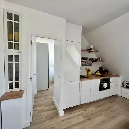 5 Stars 2-br In Center , Air Conditioner , Elevator